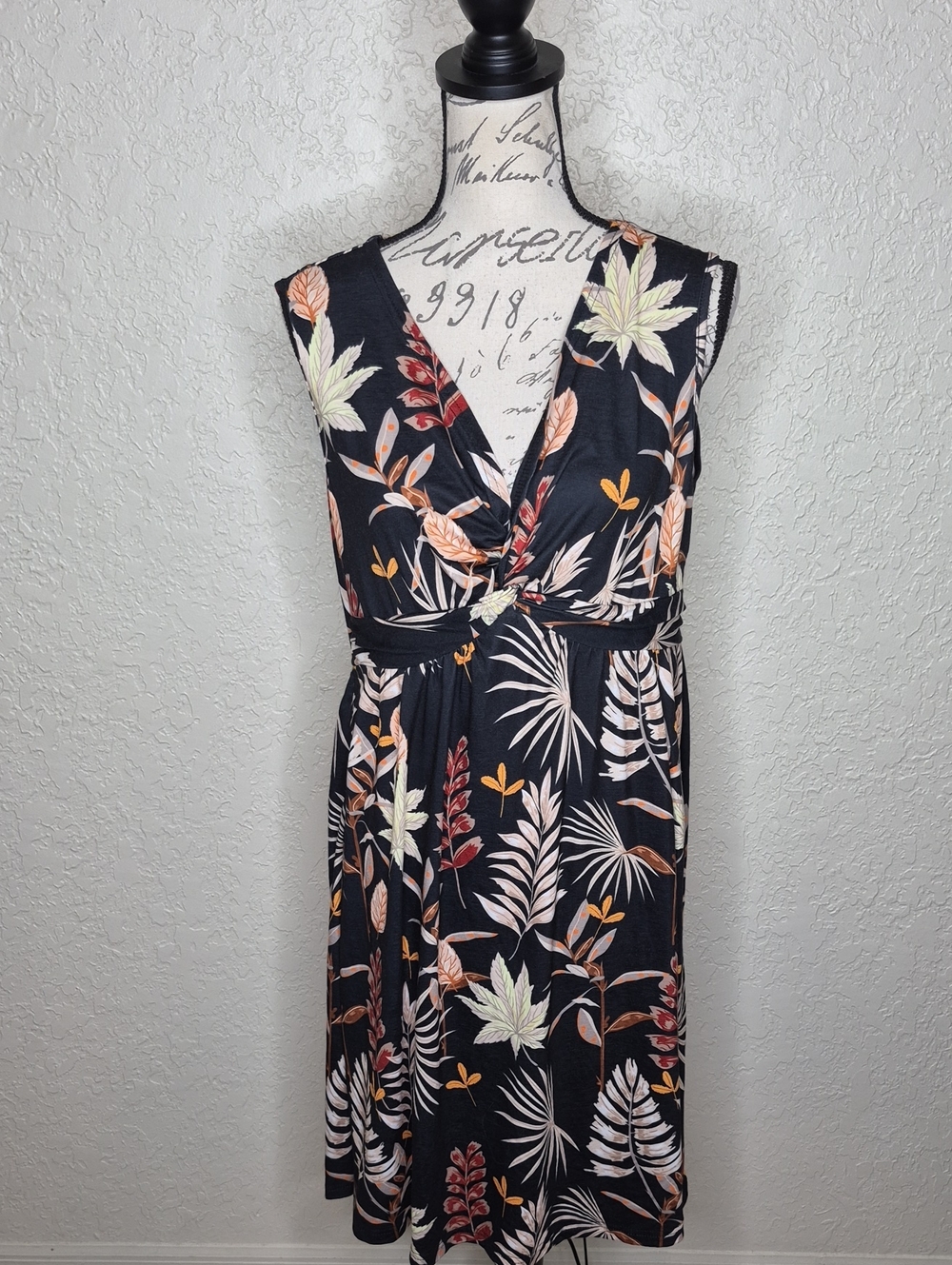Multicolored Leaf Sleeveless Dress Size L